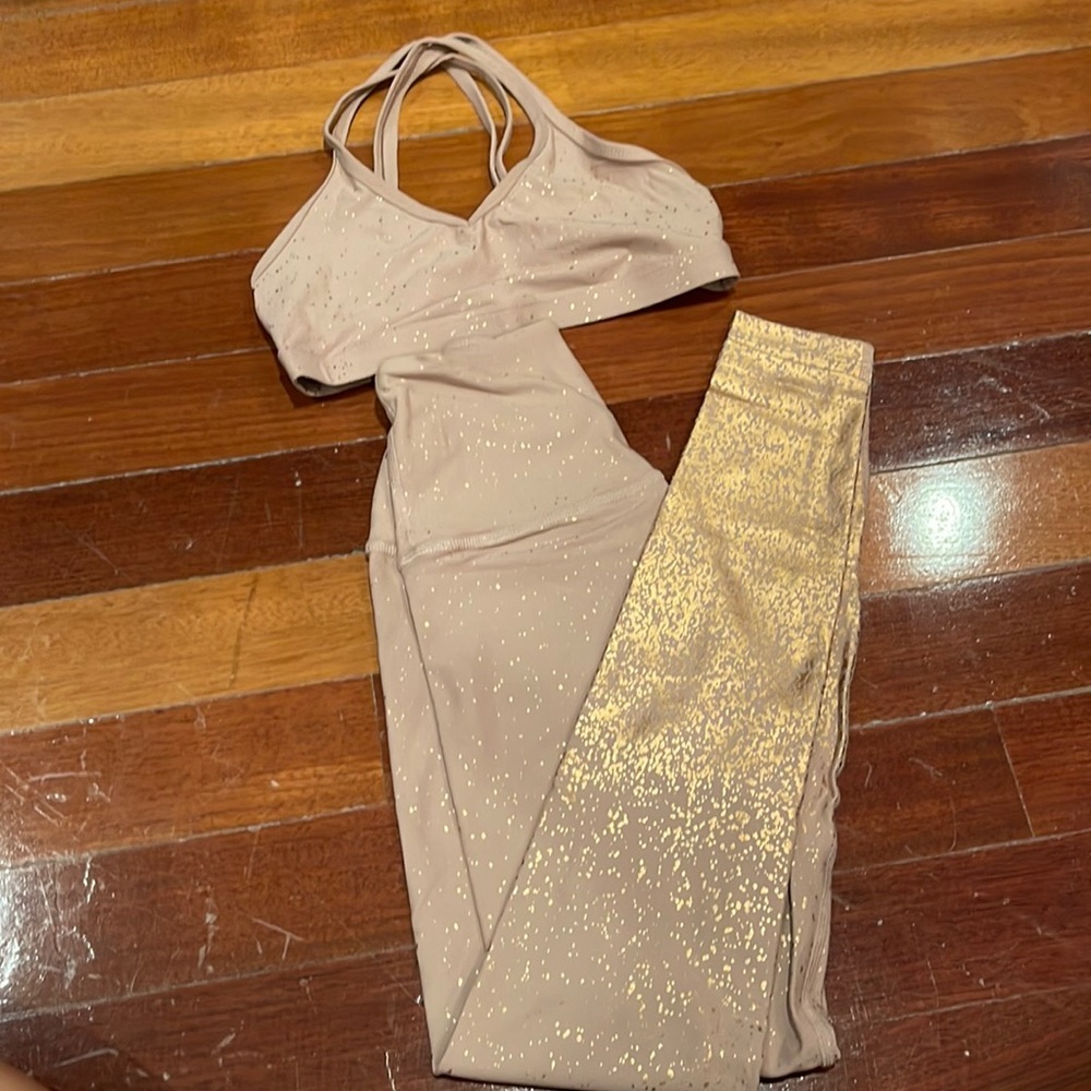 Beyond yoga tan with rose gold alloy work out set size S